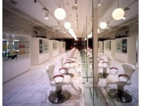 最短1年でデビユー★社保完＆完全週休2日★チャンスたくさん 琴似店