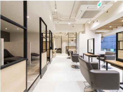 再デビューを目指しているスタッフ多数！協力体制が自慢♪　青山店