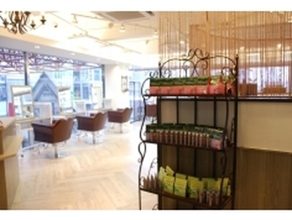 「大人志向」のためのスタンダードサロンで働いてみませんか？