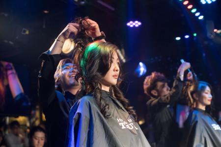 ヘアショー”SHIGEKI11”本格パフォーマンスを披露